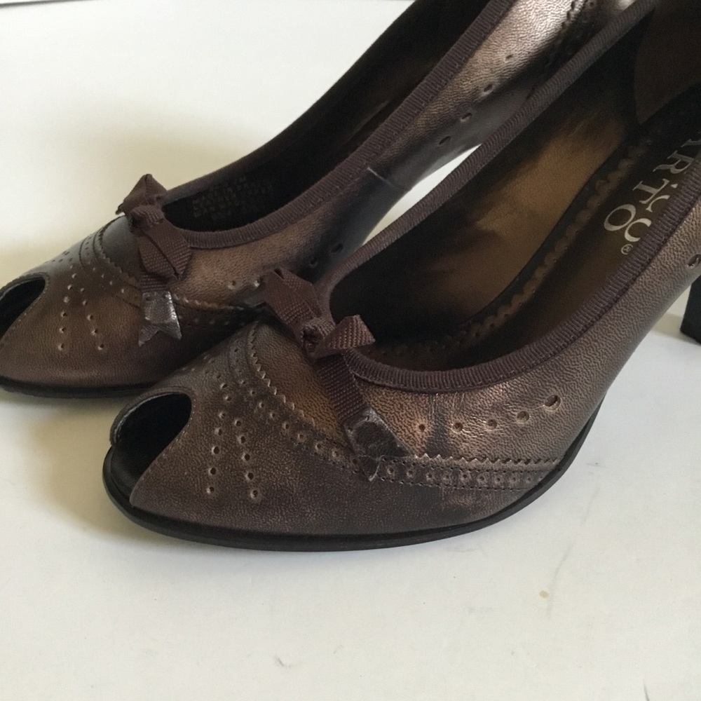 Franco Sarto Leather Peep Toe High Heel Pump - Picture 7 of 8